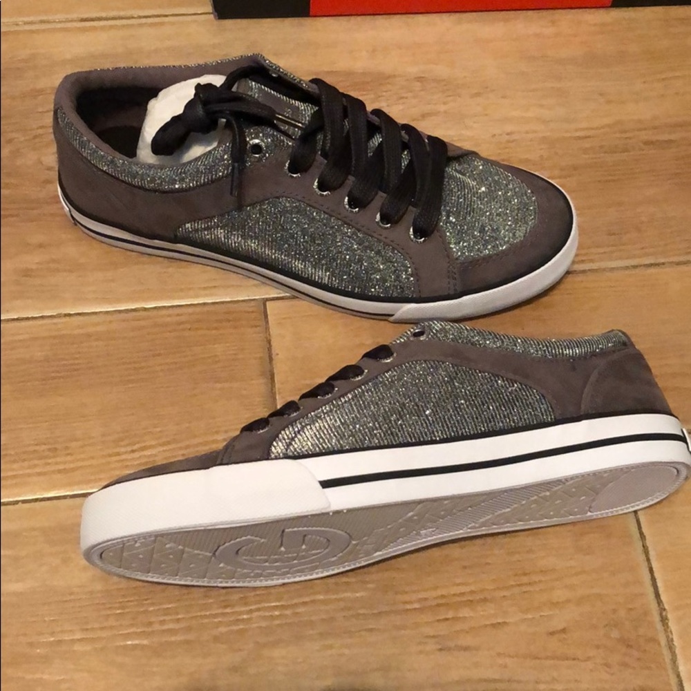 NEW Guess Shoes